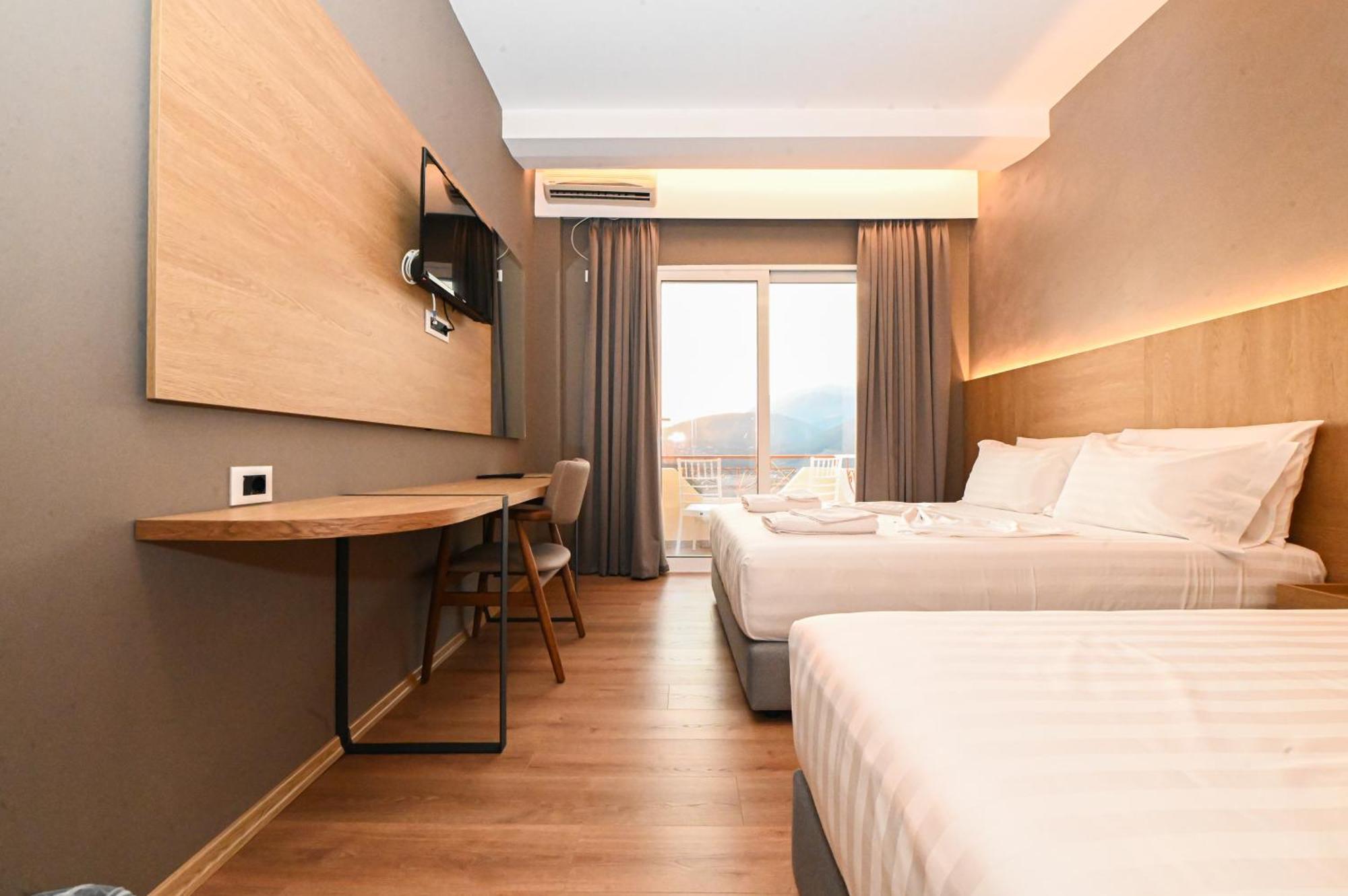 Hotel Panorama Himare Esterno foto
