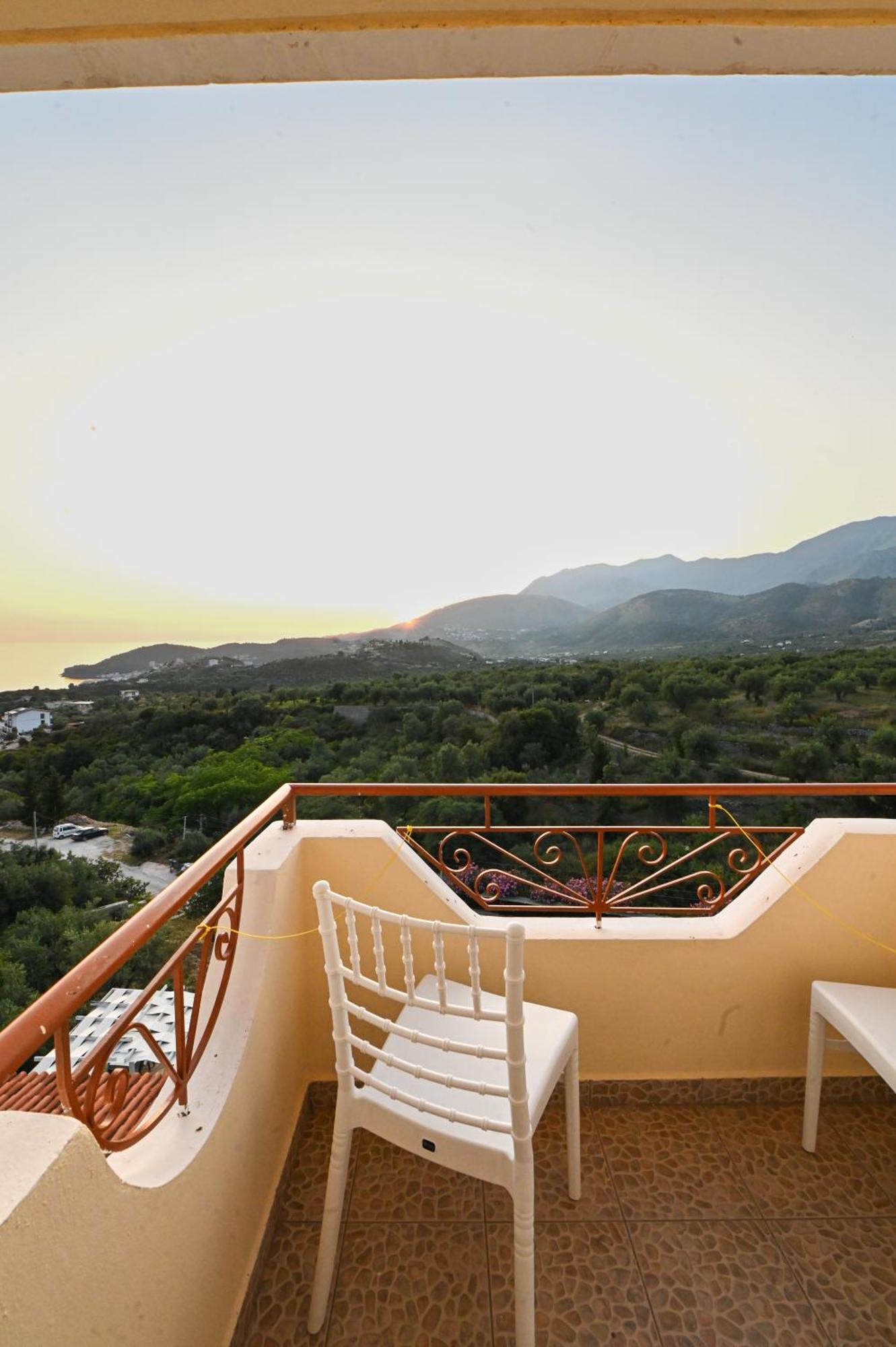 Hotel Panorama Himare Esterno foto
