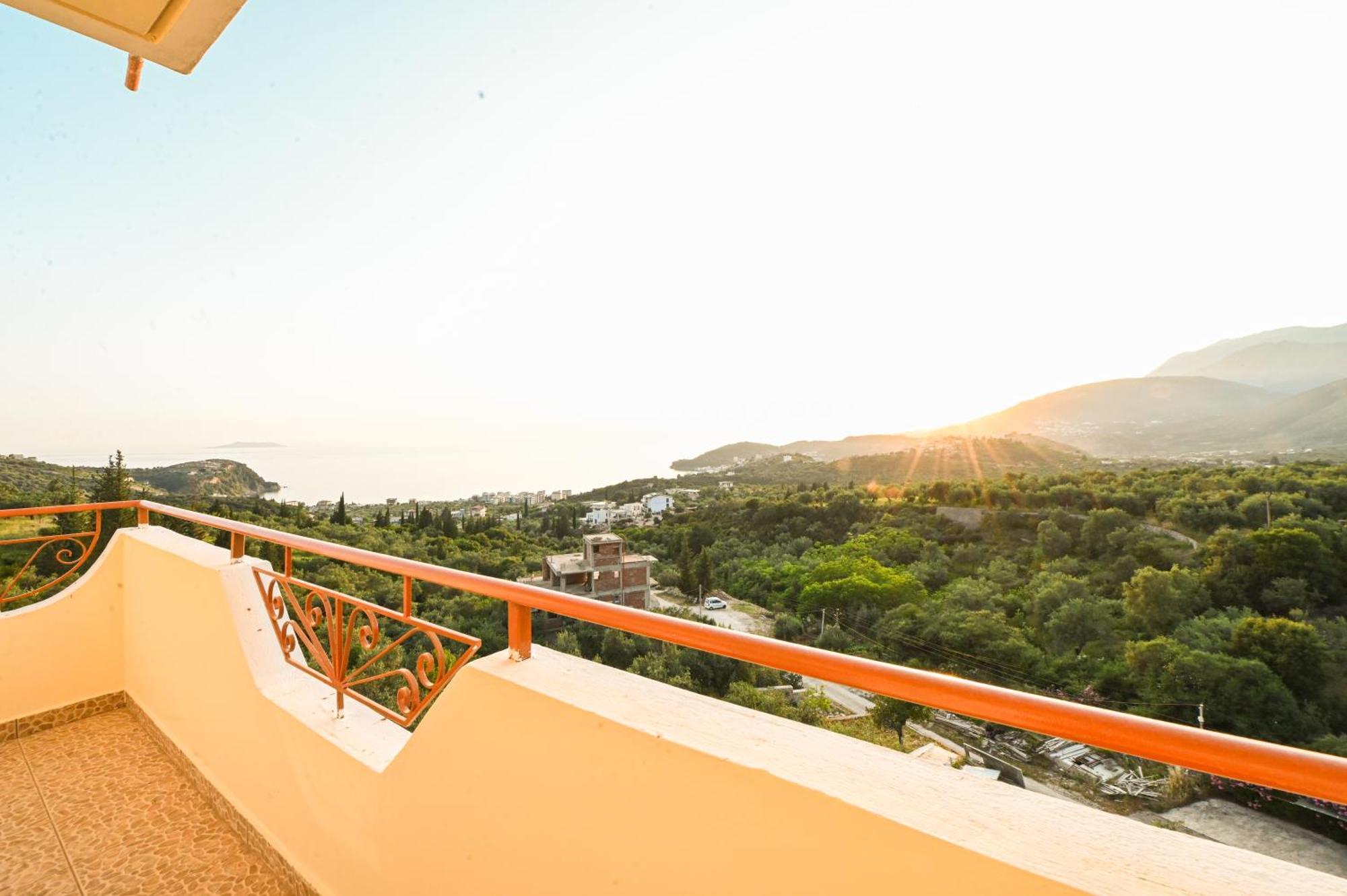 Hotel Panorama Himare Esterno foto