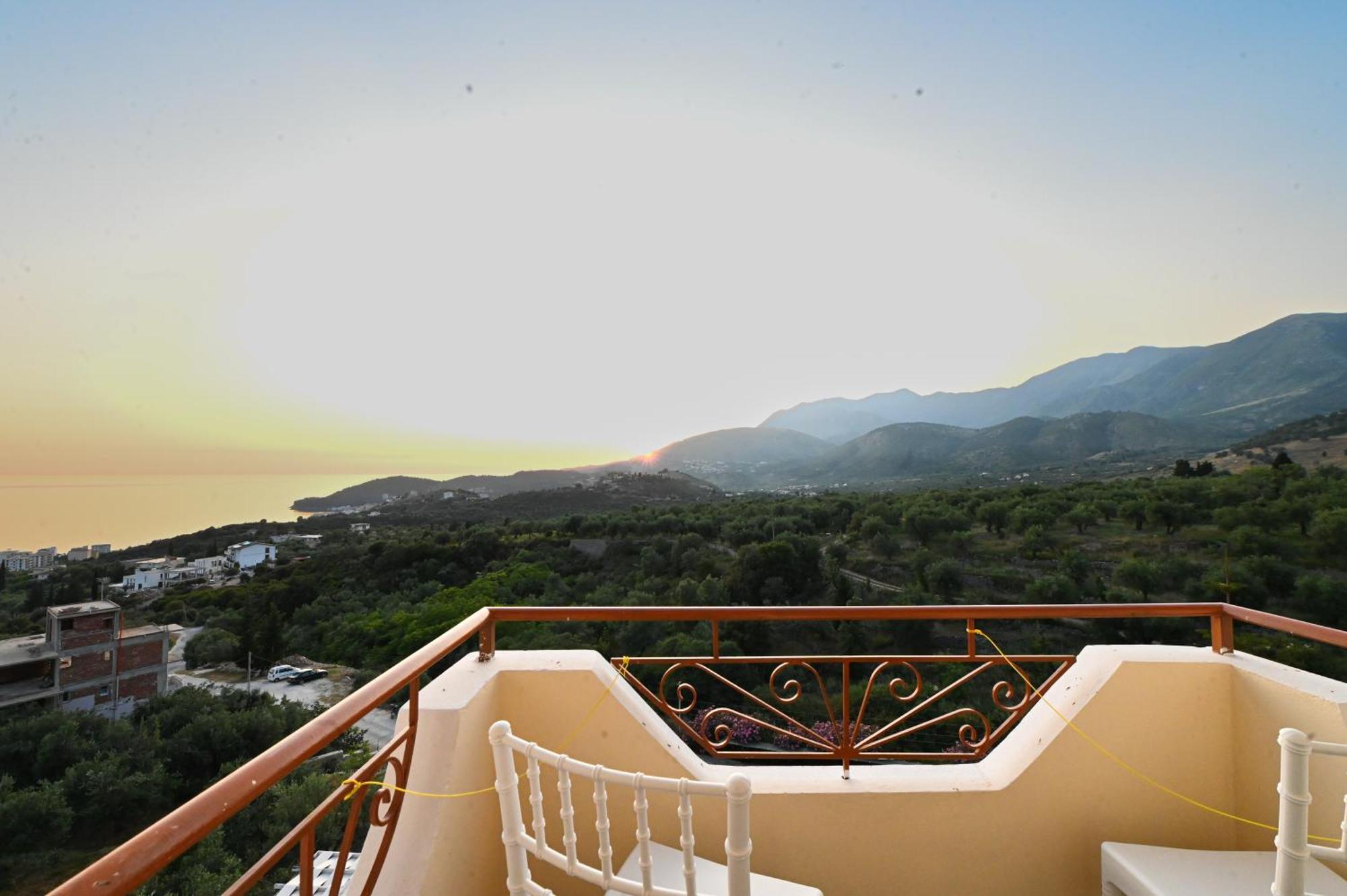 Hotel Panorama Himare Esterno foto